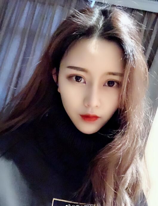 麦小兜写真图片 9420演唱者麦小兜生活照微博图片