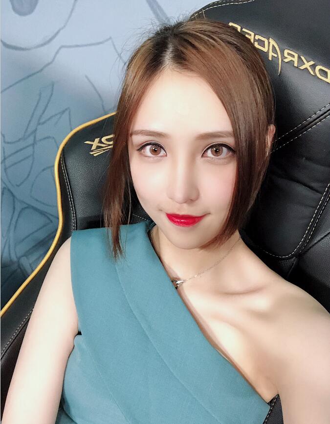 DOTA解说kiko生活照写真 kiko小姐姐大长腿高清福利生活照图片