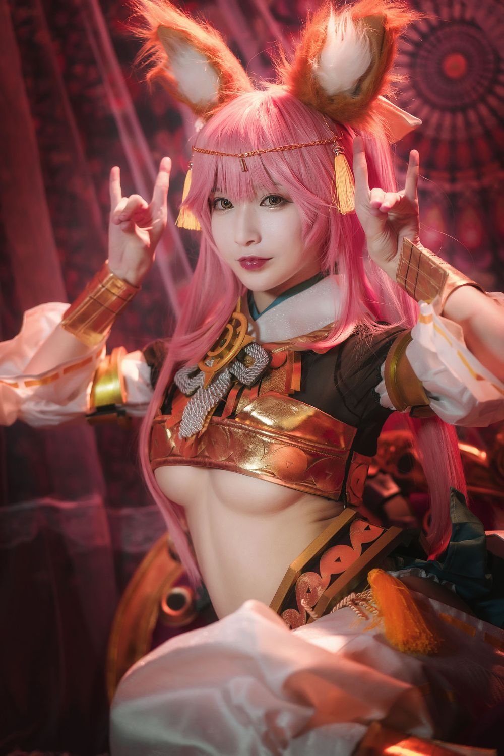 网络美女铁板烧鬼舞w微露小蛮腰COSPLAY九尾妖狐玉藻前